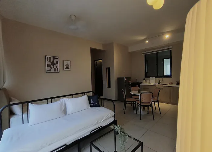 New 2Br Or 3Br Cozy Urban Suite Homestay At Georgetown8-10Pax By Urban Staycations Lod Cosy Plt